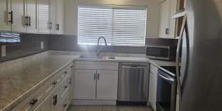 4203 W KENNEWICK AVE Gallery 1