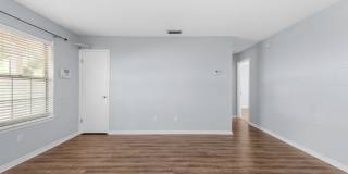 Charming 2-Bedroom Townhome – $1,400/mo Gallery 4