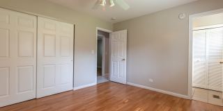 6847 Hawthorne Lane Gallery 8