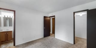 Colonial Village Gallery 35