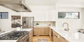 LUX 3BD, 4BA Sunnyside Home with Office and 2-Car Garage Gallery 8