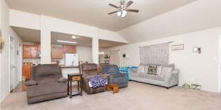 Spacious 4 Bedroom Home Gallery 8