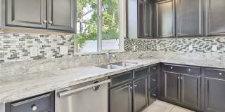 6746 N Glasner Gallery 12