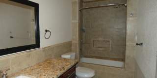 Townhouse Located Near School, Parks, Freeway Access! Gallery 10