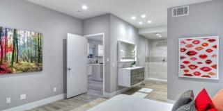 Private 3 Bed / 3 Bath Home with Incredible Outdoor Space Gallery 12