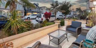 Newport Beach Balboa Peninsula Beach House with Rooftop Deck | Weekly & 30+ Night Stays Gallery 6