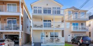 28 Bay Avenue Gallery 1