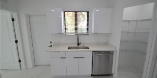 2132 Barker Boulevard Gallery 6