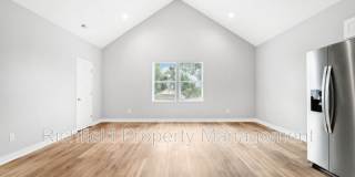 2015 E Maryland St Gallery 6