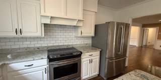 115 Adams Avenue Gallery 42