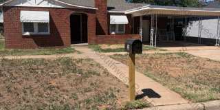 Charming historic 2 bedroom 1 bathroom house Gallery 1