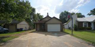 3 Bed 2 Bath 1 Car Garage with Yard Care Included, Refrigerator Provided. Gallery 1
