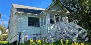 Incredible Lake Views-Spacious 6 Bedroom Home Gallery 1