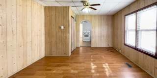 *AVAILABLE NOW!* Cozy Three Bedroom Home! Gallery 33