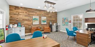 Edgewater Village Apartments Gallery 37