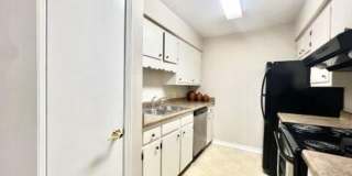 512 Lake Forest Boulevard Gallery 6