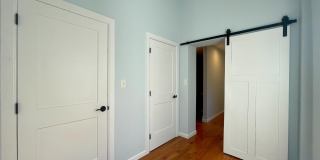 1904 BANK Street Gallery 9