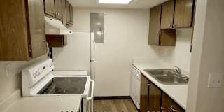 Large 1 bed with washer and dryer hookup Gallery 1