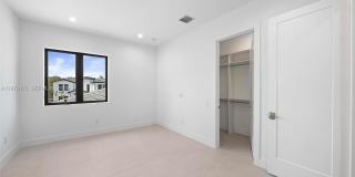 5718 Ashwood Cir W Gallery 97