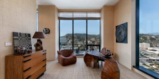Columbia Square Living Gallery 13