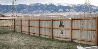3 Bedroom 2 bath house with amazing views of the Bridger Mountains Gallery 1