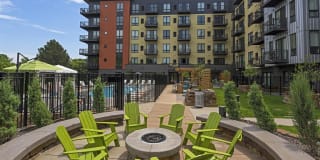 Be @ Axon Green Gallery 31