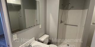 1525 Jackson Ave. Gallery 30