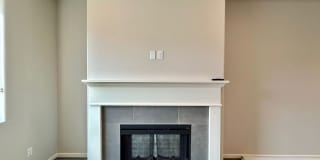 Stunning 2 Bed, 2.5 Bath Craftsman Townhome with Community Amenities! Gallery 21