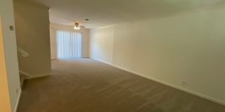 Huntington Continental: 4 Bedroom 1.5 Bath Attached Townhouse Gallery 3