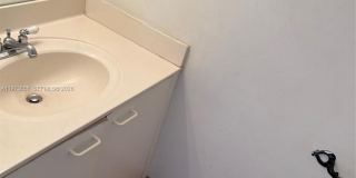 202 NE 211th Ter Gallery 28