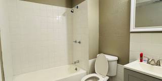 Benton Blvd 2-Bed Gallery 3