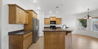 Pet Friendly 4 Bedroom Home! Gallery 10