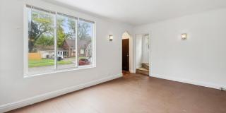 $1250 3 bedroom bungalow Gallery 6