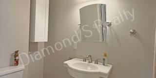 Stunning 3_Bed Home with Two Primary Suites & a Pool! Gallery 10