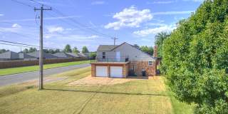 Charming Home + Balcony + Centrally Located in OKC + 3 bedrooms Gallery 19