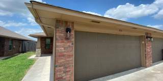 3 Bed 2 Bath Duplex in Moore Schools!!! Gallery 1