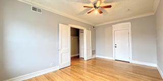 2244 W Wilson Ave Gallery 1