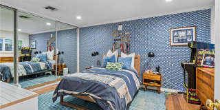 1800 Glenwood Lane Gallery 28