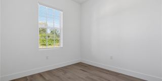 723 Ivan Avenue S Gallery 26