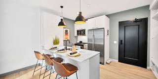 Triangle Square Gallery 54