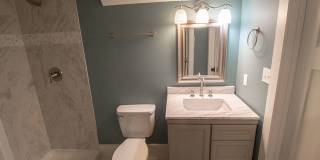 Modern 4bd Home - Fully Furnished Utilities Included Gallery 37