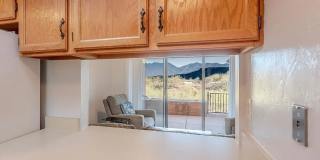 Beautiful and cozy 1BR Townhome in Green Valley Gallery 13