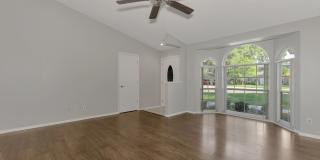 STUNNING 3 BEDROOM, 2 BATHROOM, 2 CAR GARAGE HOME LOCATED IN THE HIGHLY SOUGHT AFTER BRIARWOOD COMMUNITY. Gallery 8