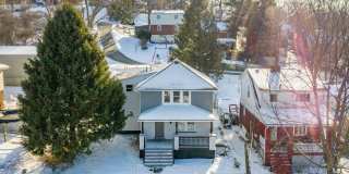 SCORE 50% OFF 1ST MONTH'S RENT IF SIGNED BY AUGUST 14! Stunning 4 bedroom home in Castle Shannon available September 1! Gallery 5