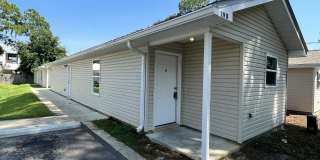19 SE Park Circle Gallery 1