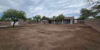 Beautiful 3 bed/ 1 bath home on large lot with walled and fenced front and back yard! Gallery 28