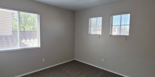 Beautiful 4 Bedroom Home in Green Valley Gallery 29