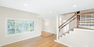 Modern 3BD/1.5BA Townhome in Tierrasanta with Kitchen Island, Private Yard, Pool & Tennis Court Gallery 3