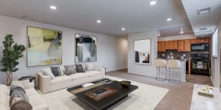 Mannasota Manor Gallery 1