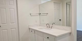 Gorgeous Newly Remodeled 4 Bedroom 2 Bath Home for Rent in West Hills Gallery 12